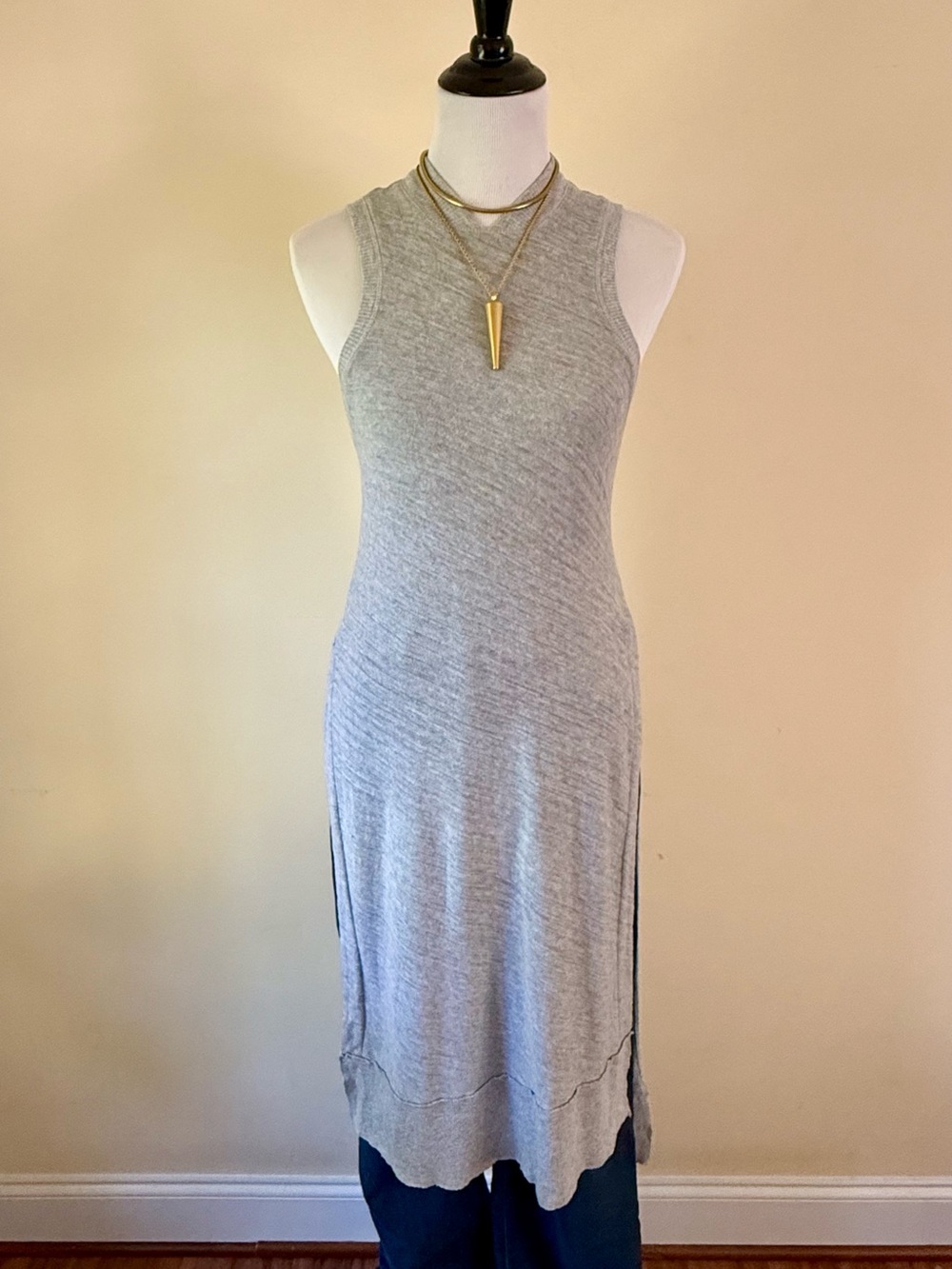 Sleeveless Light Gray Ribbed Tunic